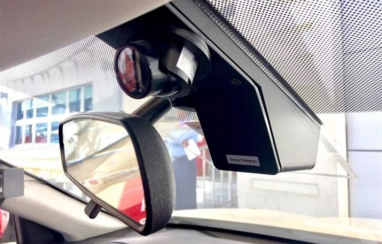 Taxis in UAE get surveillance cameras