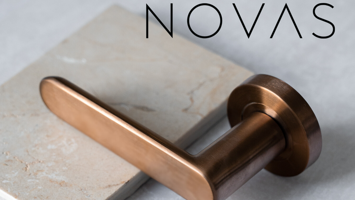 Novas_image w logo
